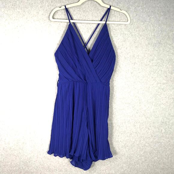 Beyond Words Romper Womens Medium Blue Pleated Flowy Belt Summer Vacation Resort - Picture 1 of 15